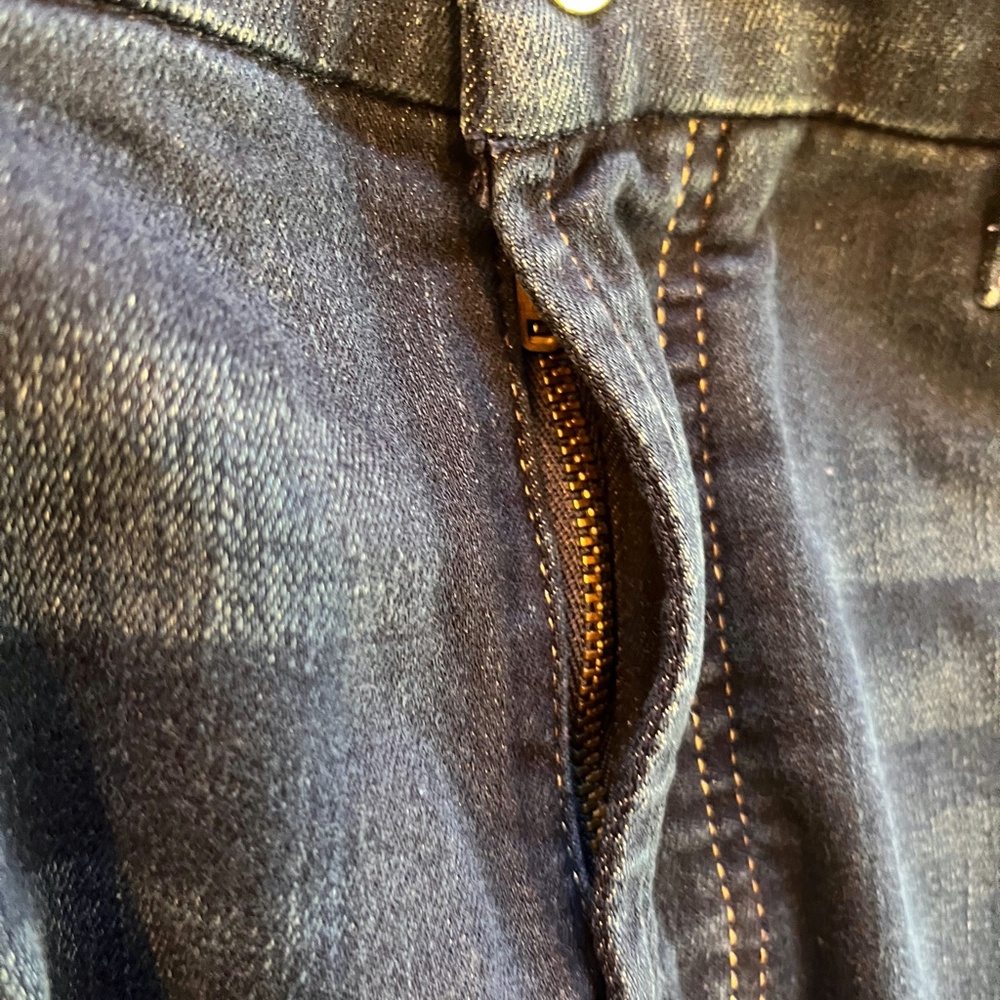 NWT Jen7 by 7 for All Mankind Raw Hem Mid Denim Shorts W/ Sculpting Panel - Picture 9 of 12